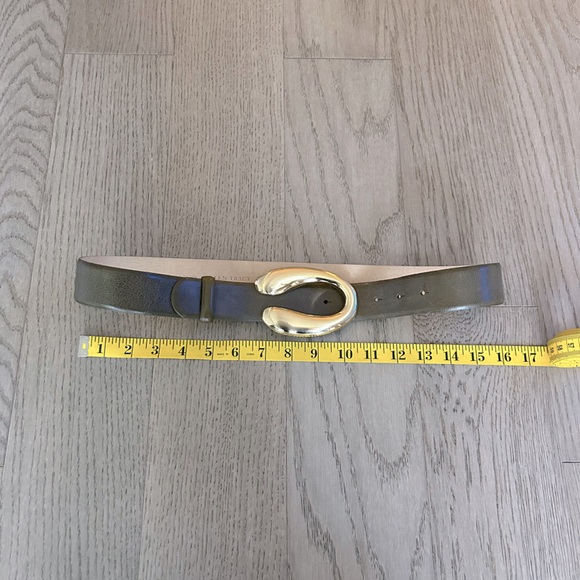 Ellen Tracy leather belt - Picture 2 of 3